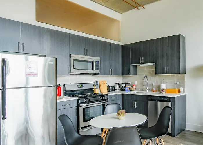 Beautiful 2br With Smart Tv, Gym Access & Parking Close To Mccormick Place, Museums & Michigan Apartamento Chicago