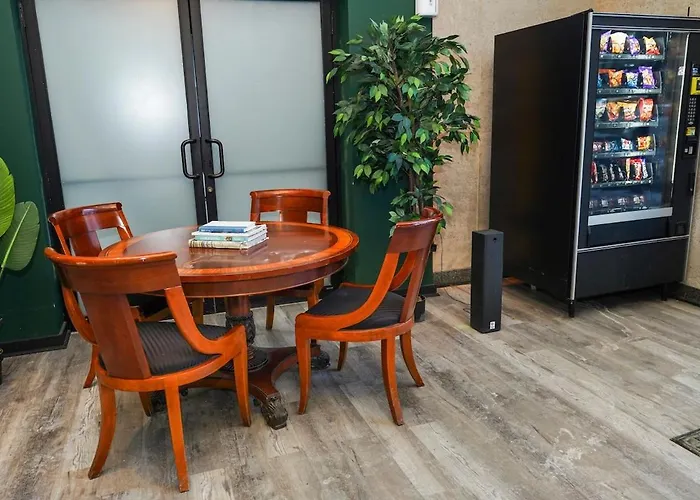 Beautiful 2br With Smart Tv, Gym Access & Parking Close To Mccormick Place, Museums & Michigan *